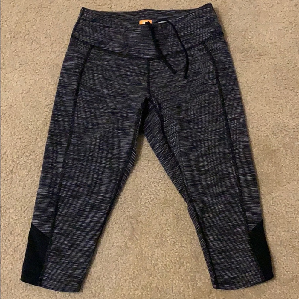 Lucy workout capris. Size small